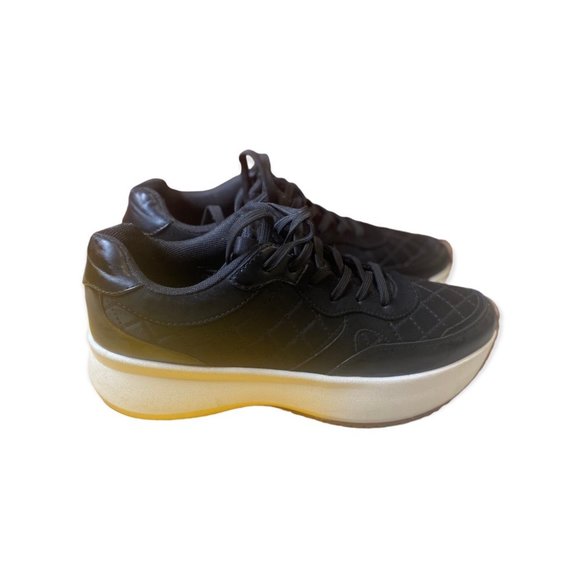 Zara - Picture 2 of 3